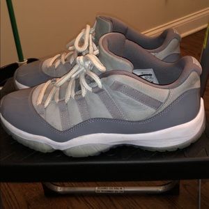 Jordan Retro 11 Low Gray Grey Patent Leather Sz 9